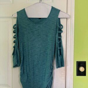 I.N. stylish aqua peekaboo top by I.N.! Designed for juniors, this size M shirt